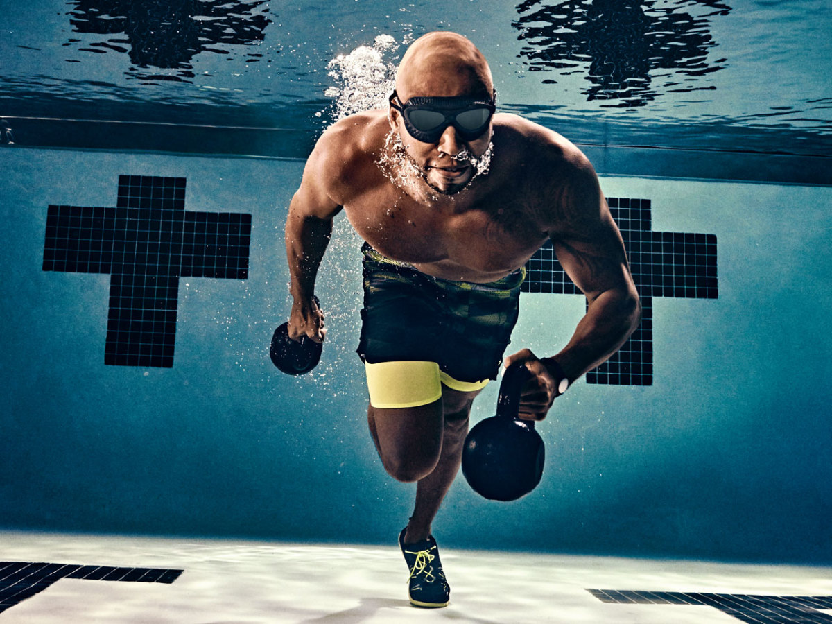 7 Best Full Body Pool Exercises Men s Fitness